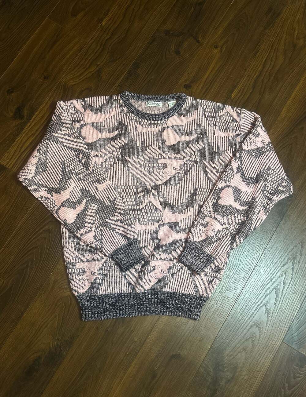 Vintage Koman Abstract Pattern Crewneck Knit Sweater in Pink and Grey